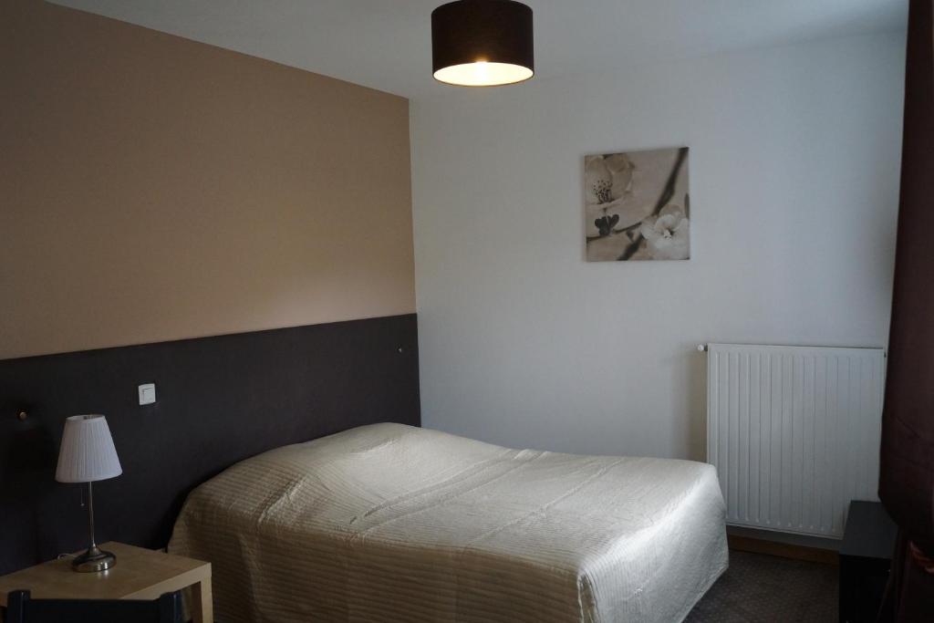 Hotel Du Golf De Clecy Room photo