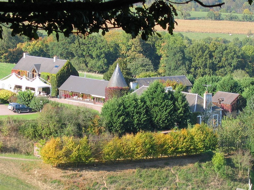 Hotel Du Golf De Clecy Exterior photo
